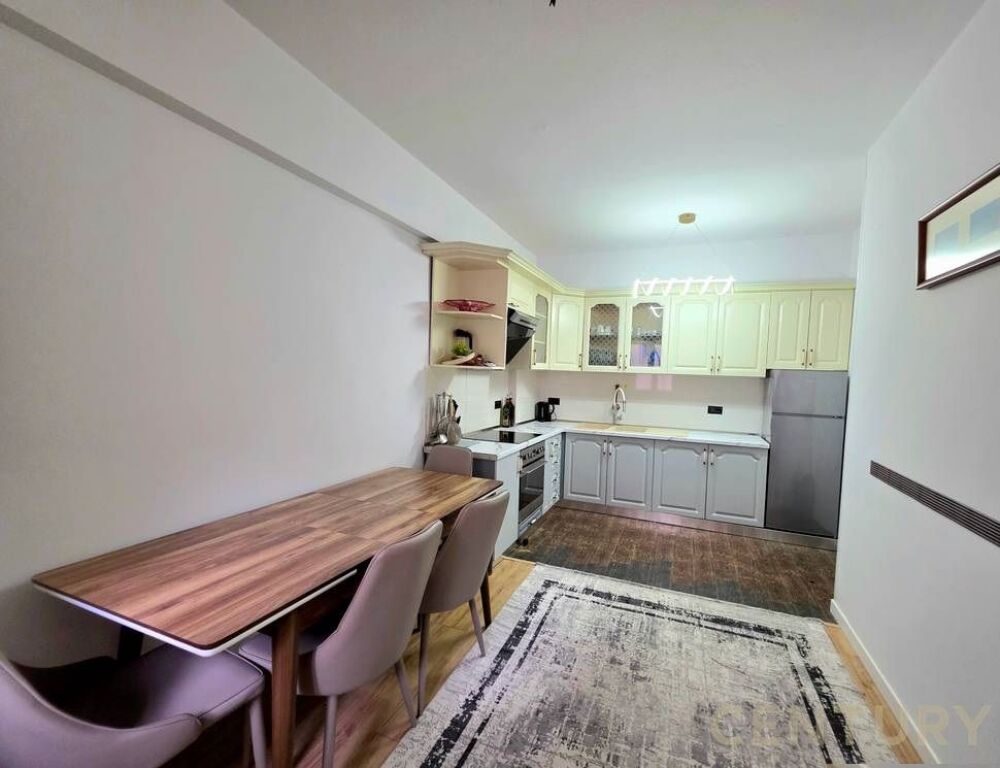 Apartament me qira 2+1, 21 Dhjetori