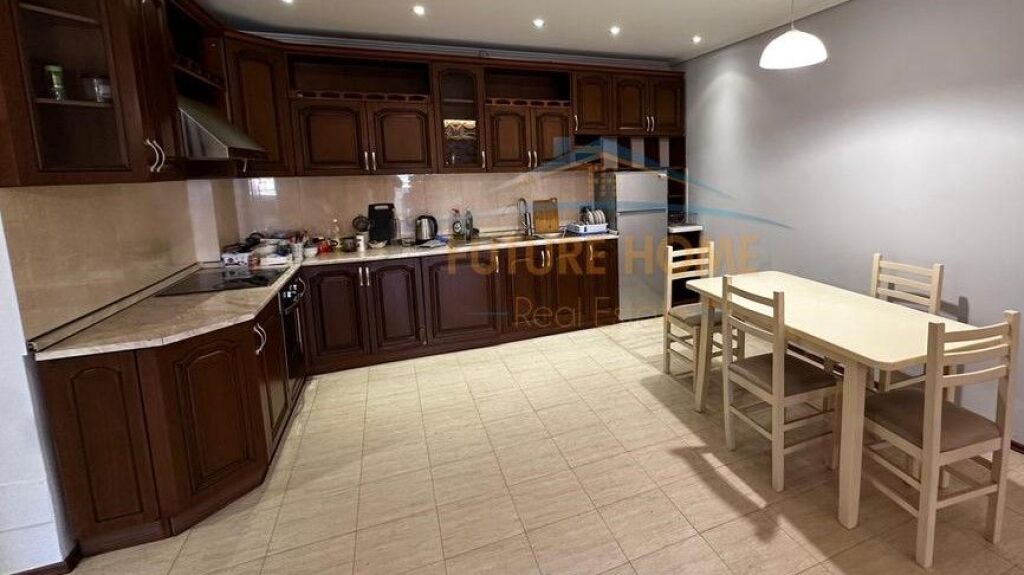 Shitet, Apartament 2+1,Liqeni,Tiranë