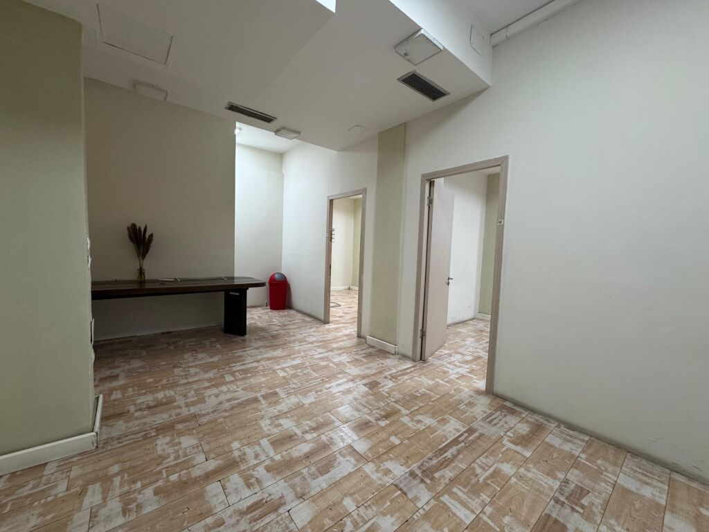 AFFITTASI AMBIENTE PER UFFICIO, SELVIA