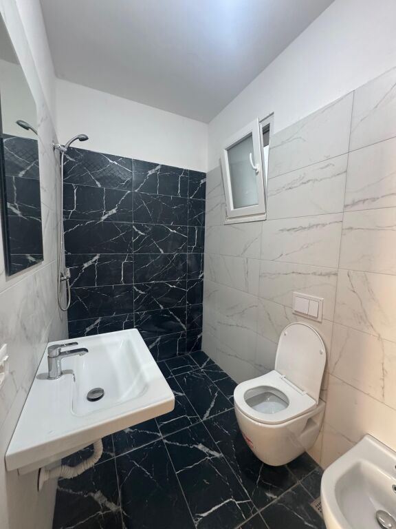 🏠IN AFFITTO Appartamento 2+1+2📍Don Bosko, Trio Towers Residence  🏢Palazzo con ascensore 🏷️Prezzo: 60.000 Leke/Mese