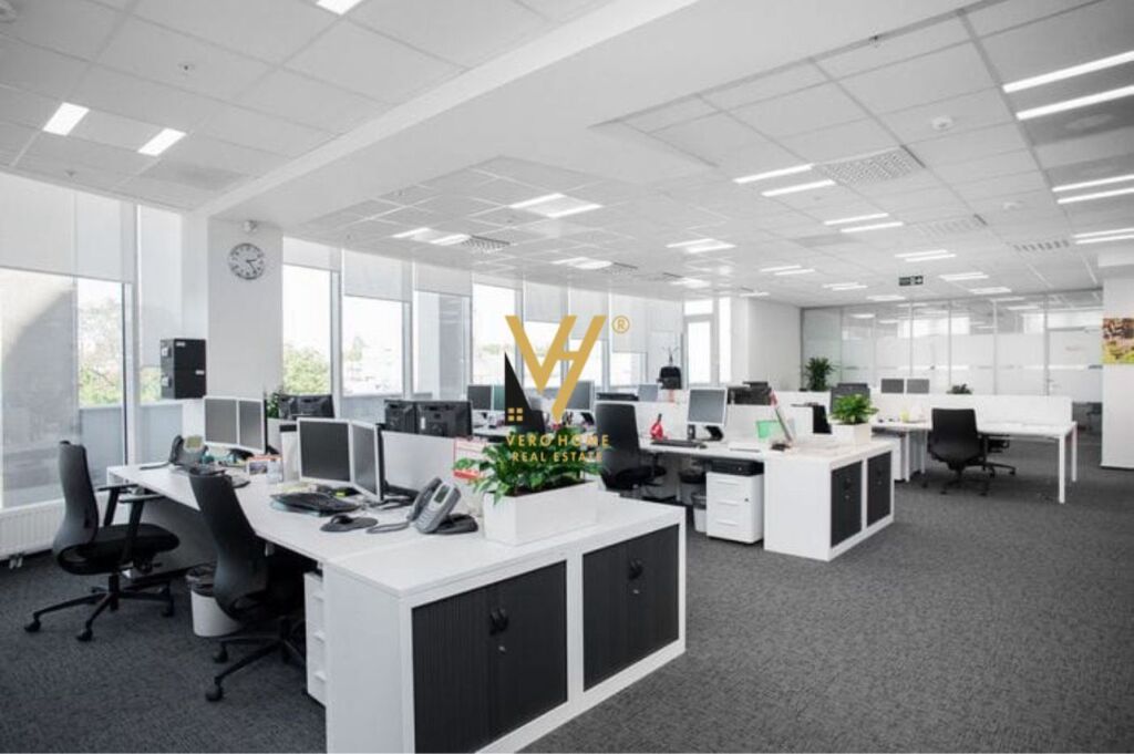 OFFICE 165 M2 FOR RENT ON DIBRA STREET 1,000 EURO