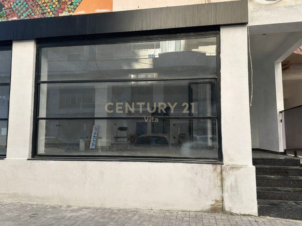 COMMERCIAL UNIT FOR RENT AT VOLLGA