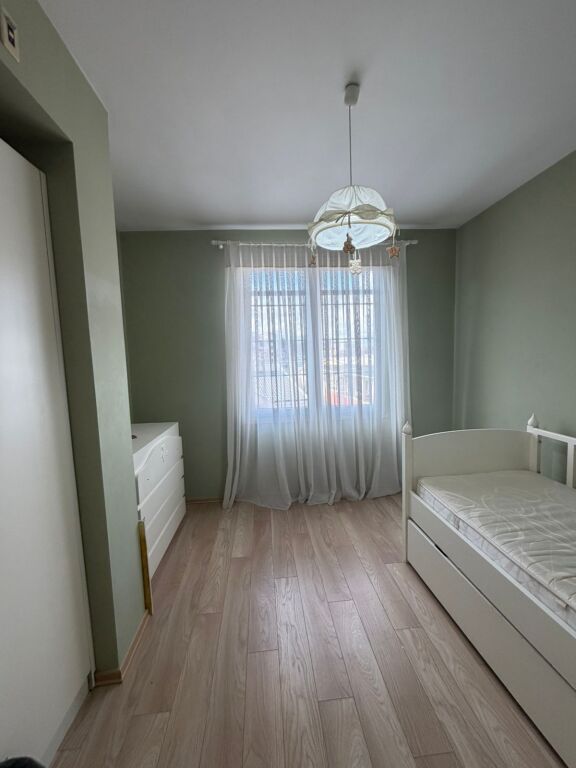Jepet Apartament me qera