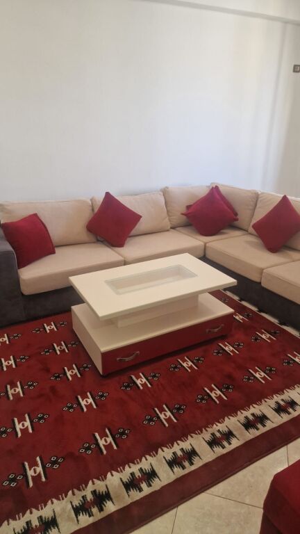 Apartament 2+1 me qera tek Rruga e Kavajes perballe Delijorgjit