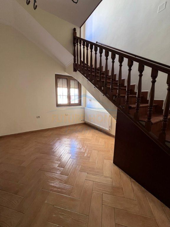 Qera, Duplex për Zyra, Blloku, Tiranë..