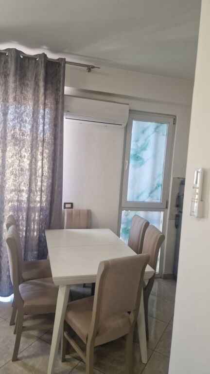 Apartament 2+1 me qera tek Rruga e Kavajes perballe Delijorgjit