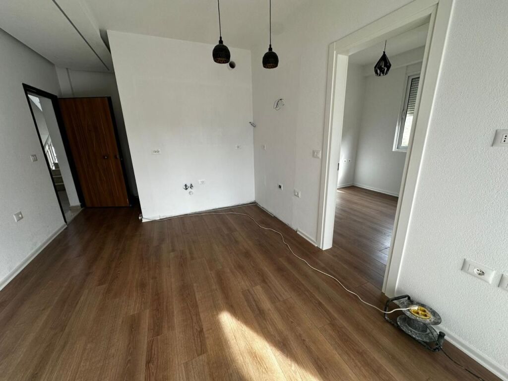 Apartament 1+1 ne shitje , rruga Dhimiter Konomi