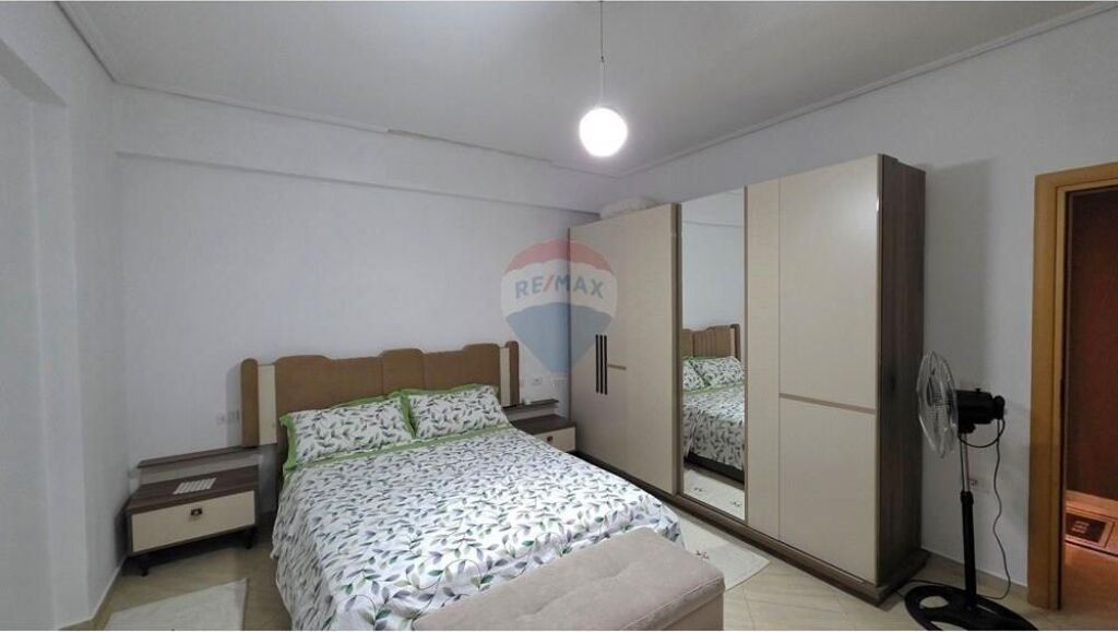 Apartament 1+1 ne shitje , prane Kishes Ortodokse