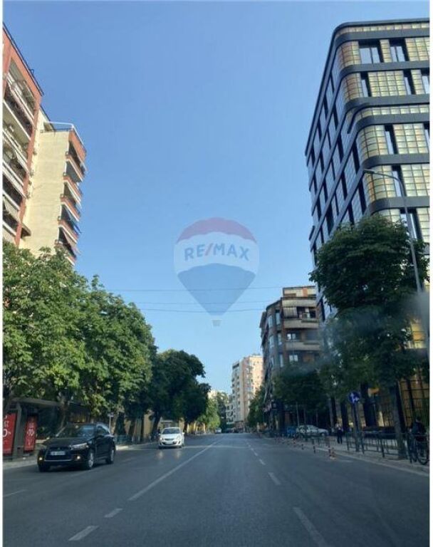 Njesi biznesi fantastik per shitje buze rruge!