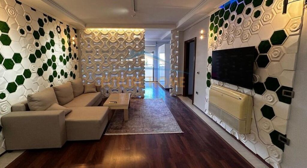 Shitet, Apartament 2+1,Liqeni,Tiranë