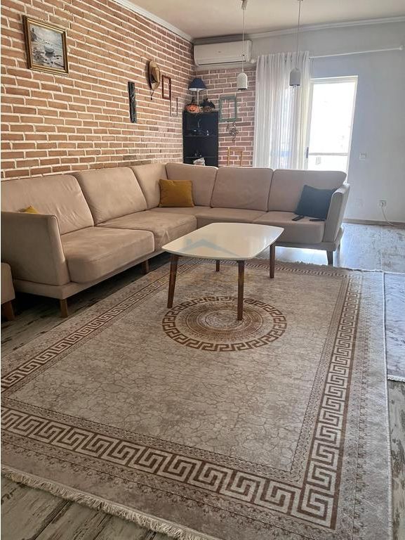 Rent, 2+1 Apartment, Commune of Paris, Tirana