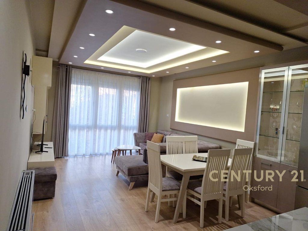 FOR RENT 2+1 APARTMENT WITH PARKING SPACE NEAR THE NEW BAZAAR