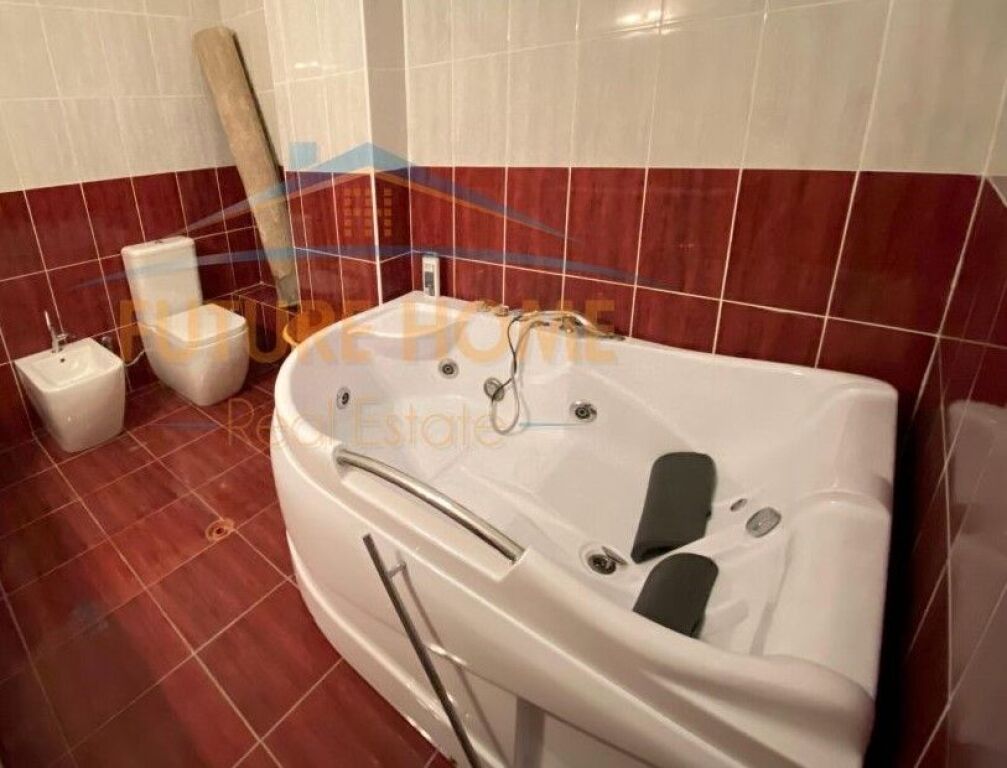 Qira, Apartament 2+1+2, Liqeni i Thate