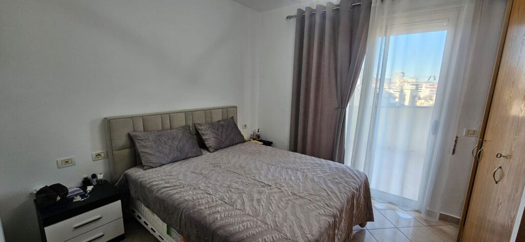 Shitet Apartament 1+1+depo+verande prane Shkolles Mihal Grameno