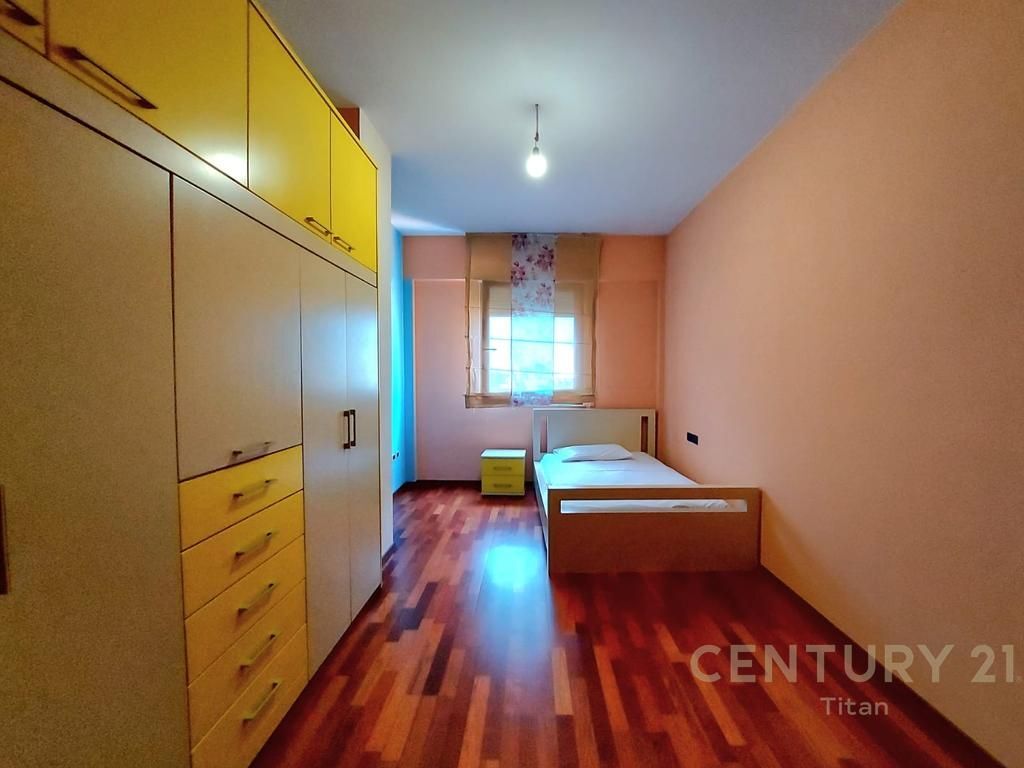 APARTMENT 2+1+2 FOR RENT ON BARRICADES STREET