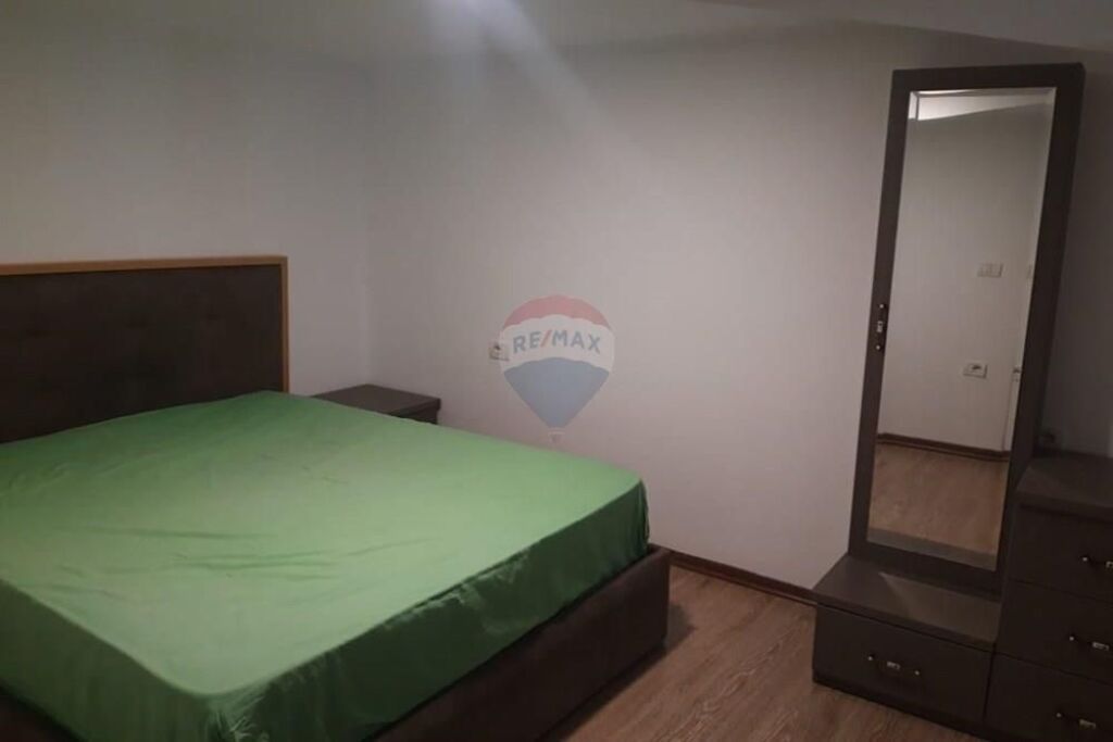 Jepet apartament Dubleks 2+1 me qira te Rruga e Thesarit ,Fresk!