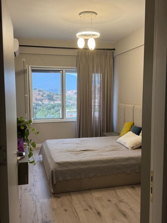 Shitet triplex tek Kodra e Diellit