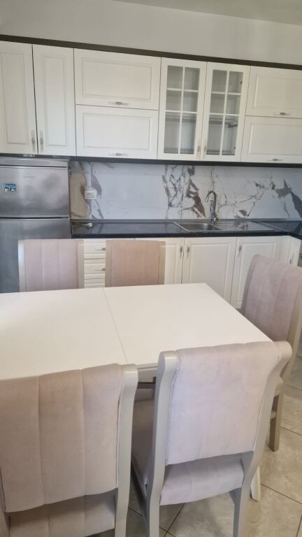 Apartament 2+1 me qera tek Rruga e Kavajes perballe Delijorgjit