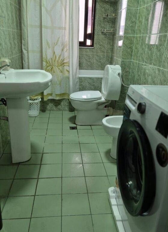 Apartment 2+1 for rent at Petro Nini
