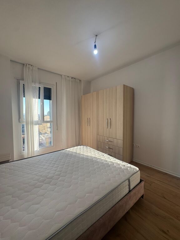 🏠Apartament 2+1+2 me qira 📍Don Bosko, Trio Towers Residence  🏢Kati i 2, pallat me ashensor 🏷️Çmimi: 60.000 Leke/Muaj