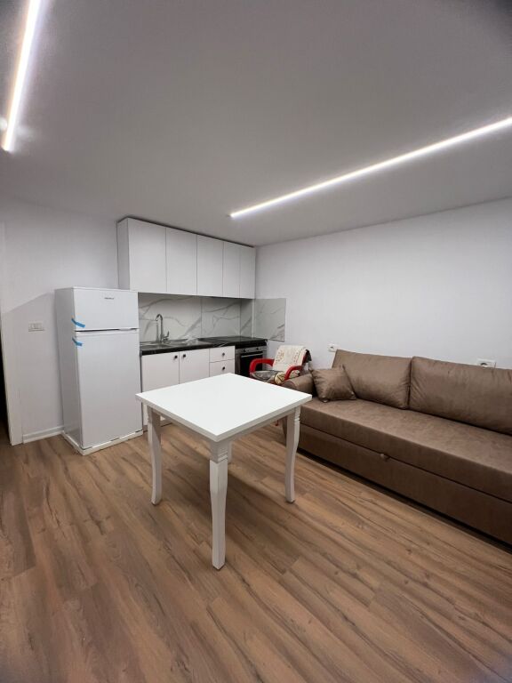 "Apartament 2+1 me qira"Amerikan 3 misto mame"