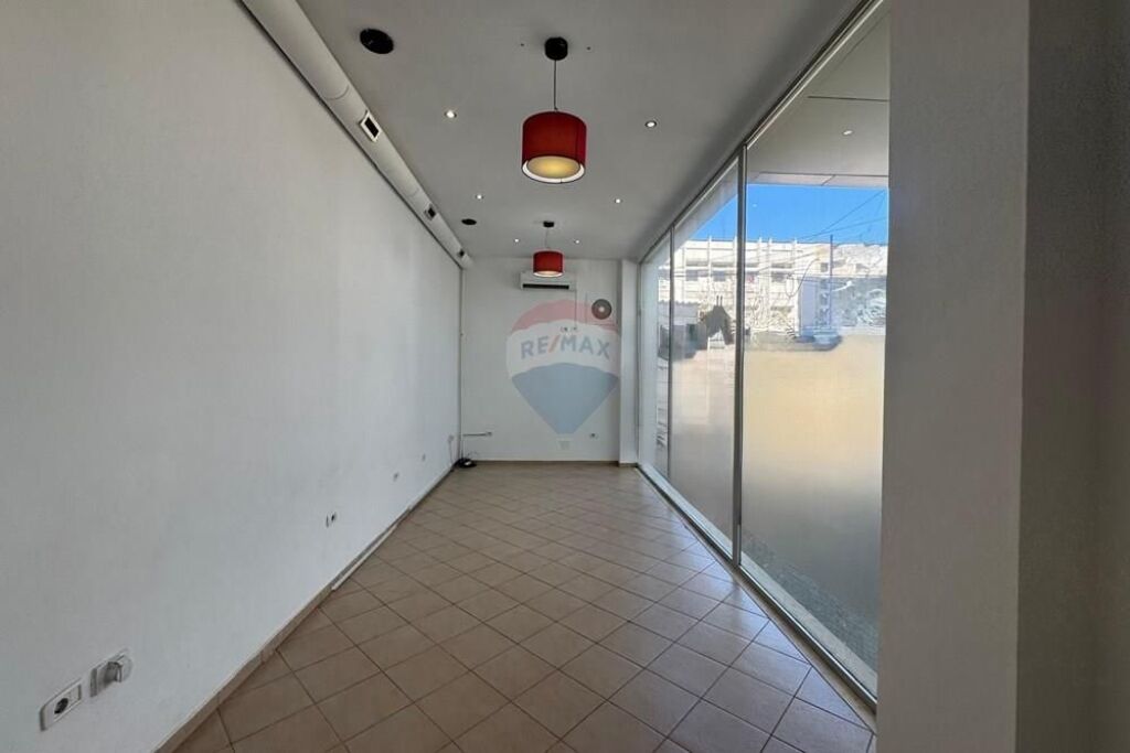 SHOP FOR RENT NEAR THE FORMER CIRCUS!