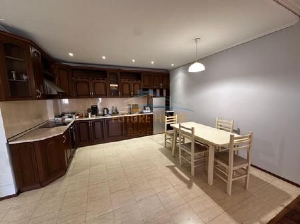 Shitet, Apartament 2+1,Liqeni,Tiranë