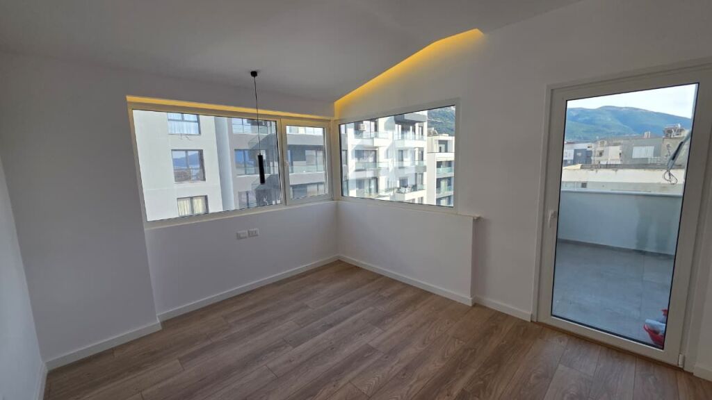 Appartamento 2+1+2 in Vendita – Lungomare, Vlora