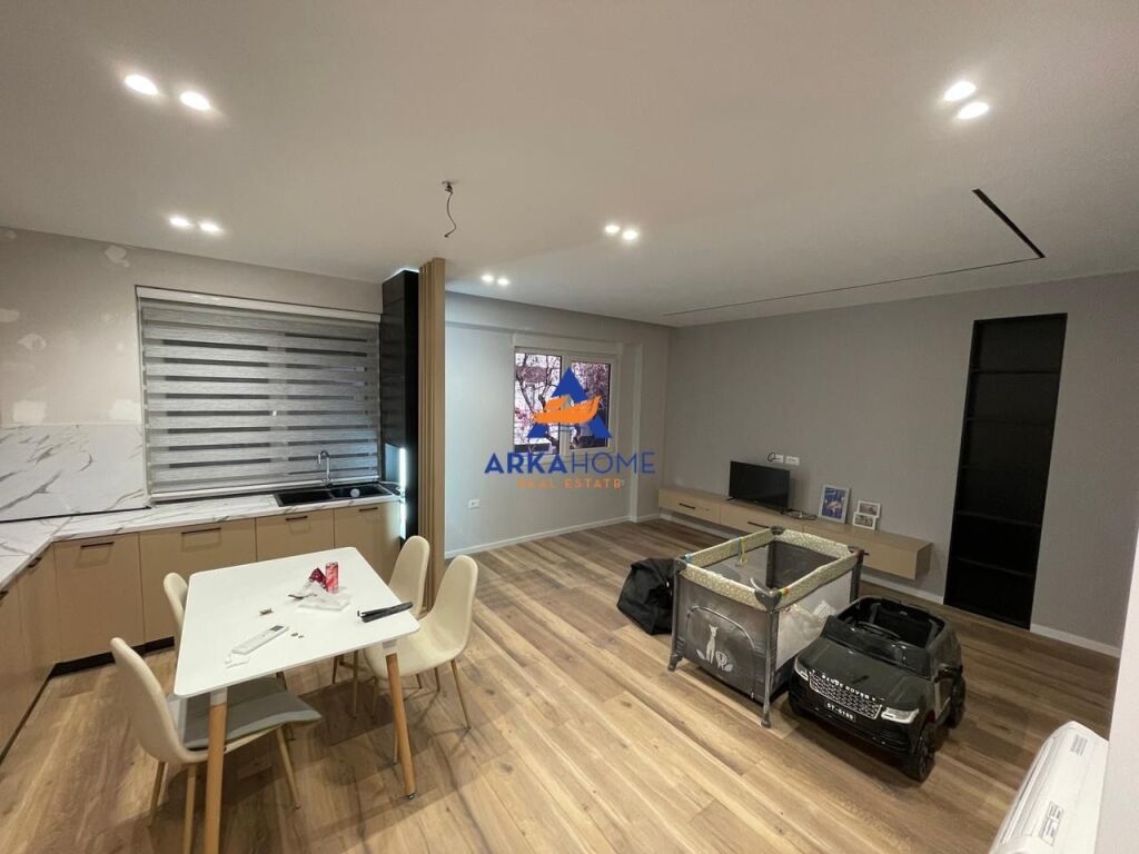 AFFITTASI APPARTAMENTO 1+1 "AL LAGO ASCIUTTO" 600 EURO
