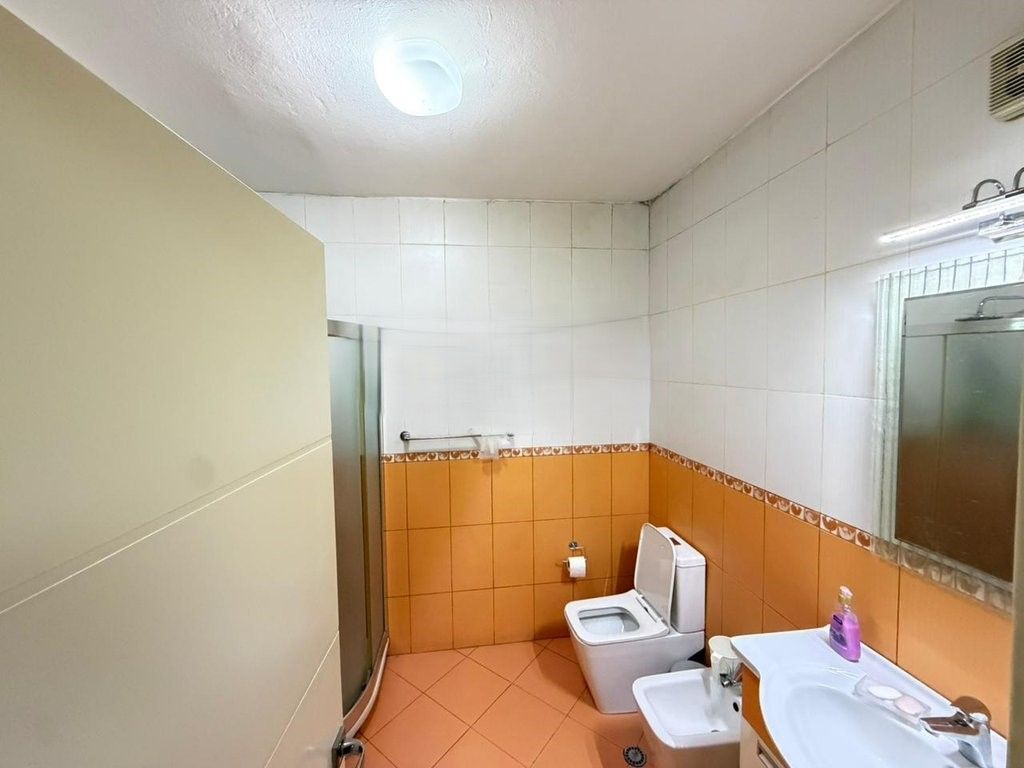 Shitet apartament në Bllok 2+1+2 , pamje &amp; dritë maksimale