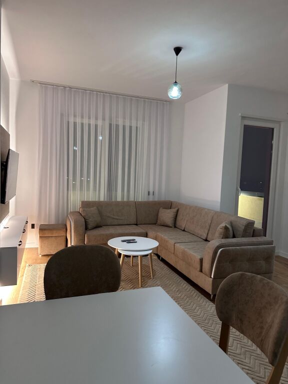 Apartament 1+1+Parkim ne Paskuqan!