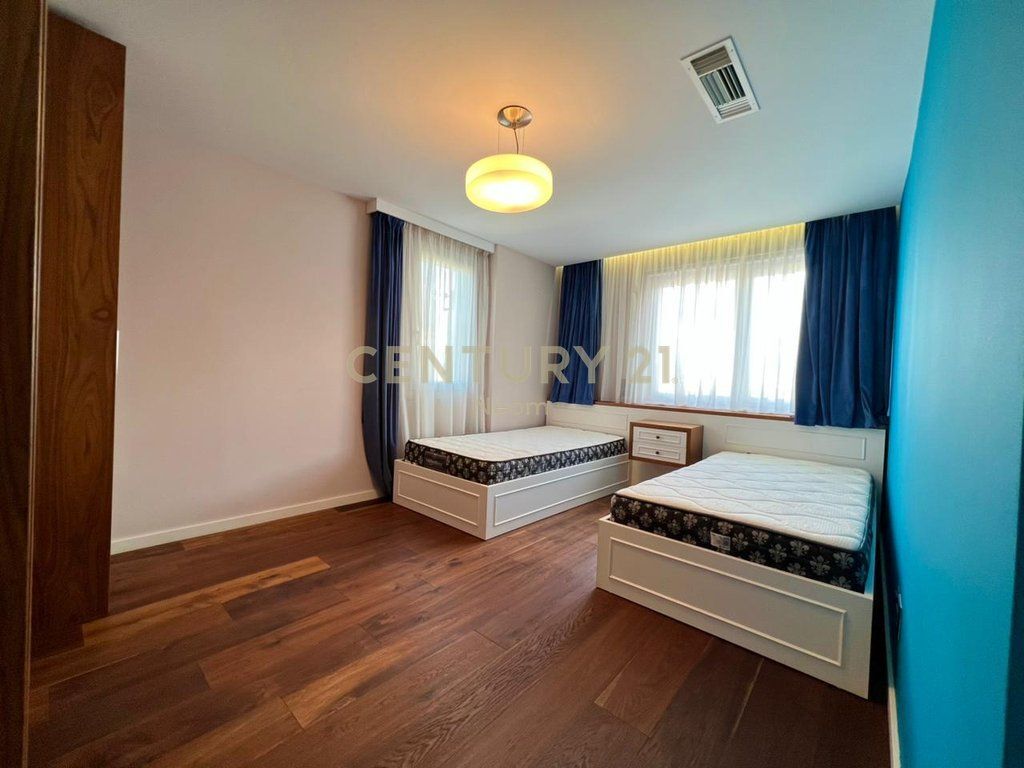FOR RENT SUPER APARTMENT 2+1+2 WITH 2 PARKING SPOTS NEAR THE BOTANICAL GARDEN MOSQUE