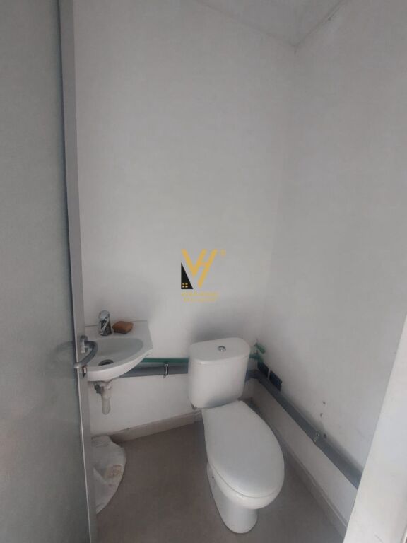 UFFICIO 60 M2 IN AFFITTO A PAZARI I RI 70.000 LEKE