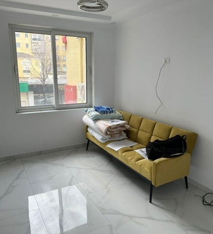 Jepet me qera 1+1 apartament tek rruga e Dibres