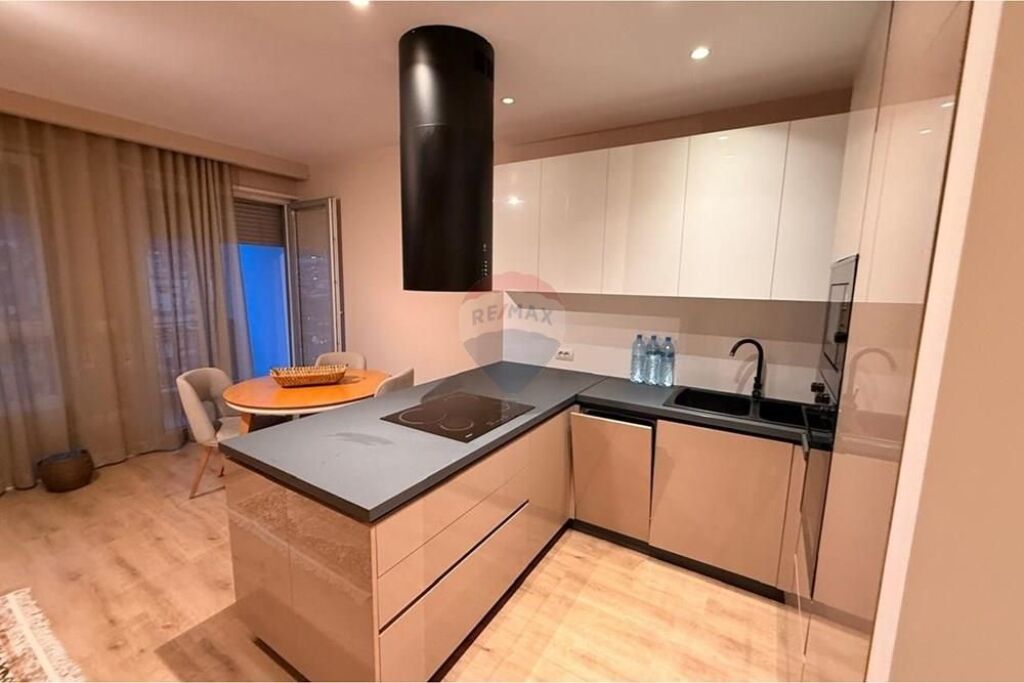 Apartament 1+1 me qera Marteniteti i Ri
