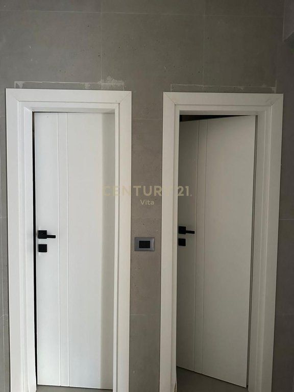 COMMERCIAL UNIT FOR RENT AT VOLLGA