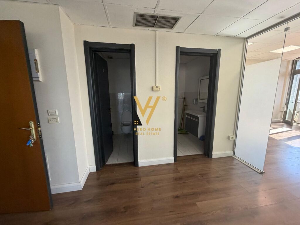 JEPET AMBIENT BIZNESI 100 M2 ME QERA TE SHESHI WILLSON 1.800 EURO