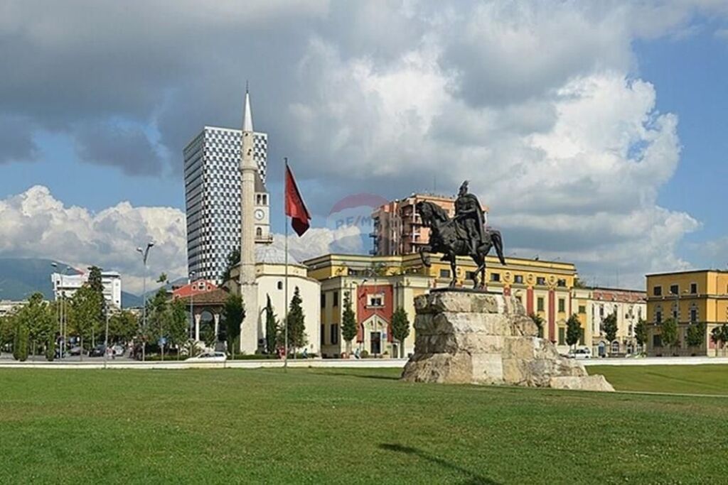 Garsoniere në shitje te Selvia