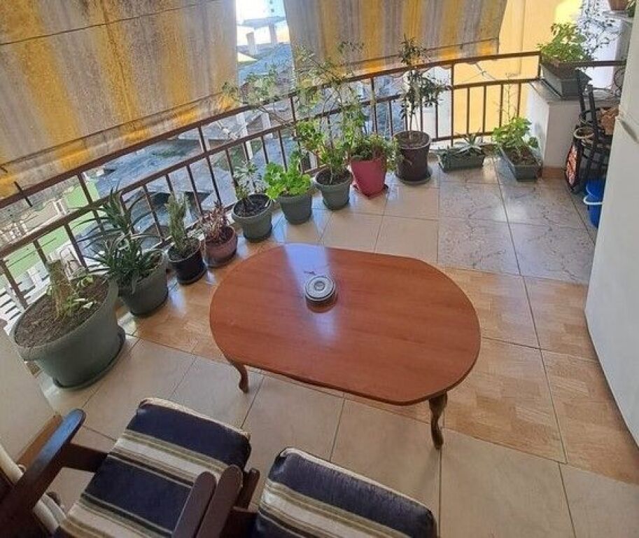 Shitet apartament në Bllok 2+1+2 , pamje &amp; dritë maksimale