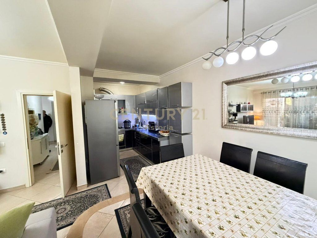 Apartment 2+1+2 for sale in Bllok