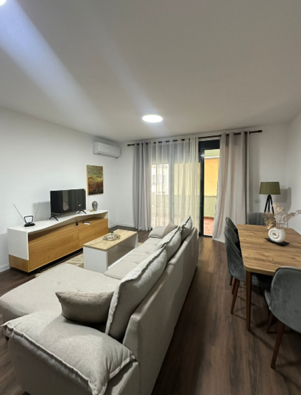 🏢 APARTAMENT 3+1 ME QIRA — Komuna e Parisit