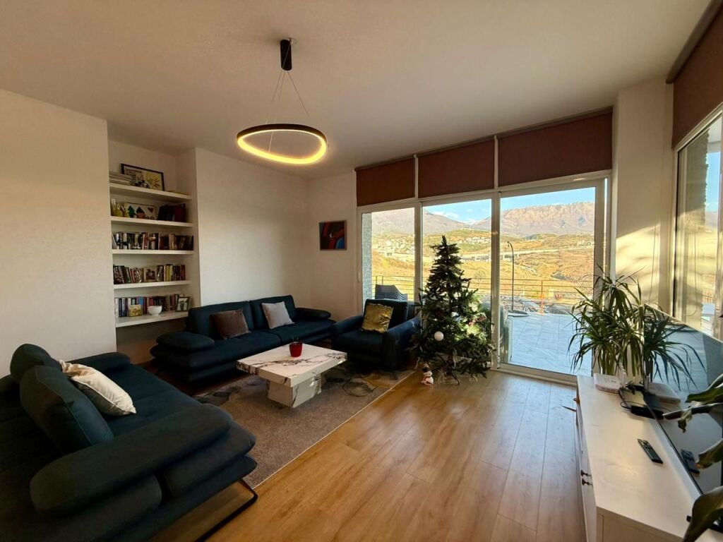 📣 QERA SUPER VILE 📍 Prane Liqenit Te Farkes ✨  🏡 Vile 2-Kateshe 💶 Cmimi 2.500 Euro