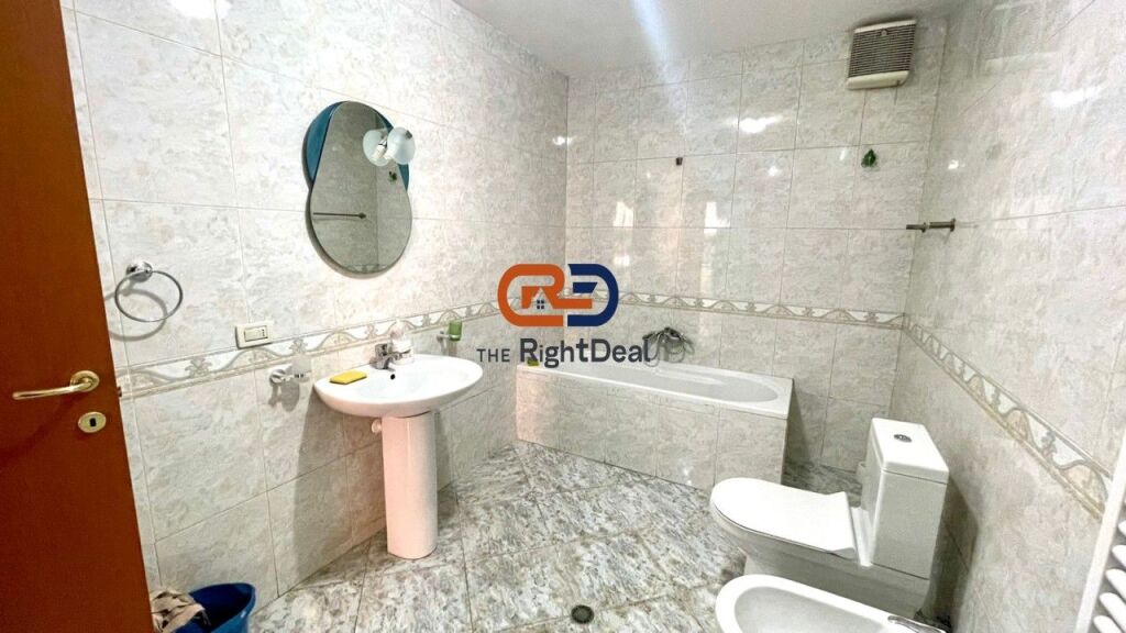 A Ish-Bllok, Spazio Ufficio 2+1+2 In Affitto, Con Posizione Perfetta!!!