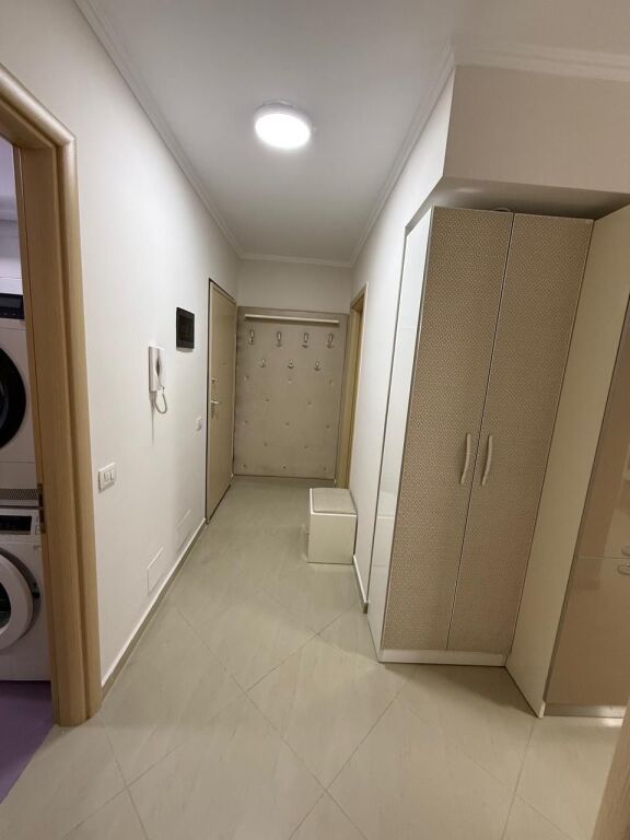 📣Qera Apartament 2+1  📍Kompleksi Magnet, 21 Dhjetori  •Kati 7 me ashensor  •Cmimi 75.000 leke ne muaj i diskutueshem