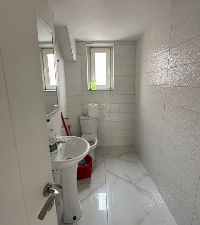 Jepet me qera 1+1 apartament tek rruga e Dibres