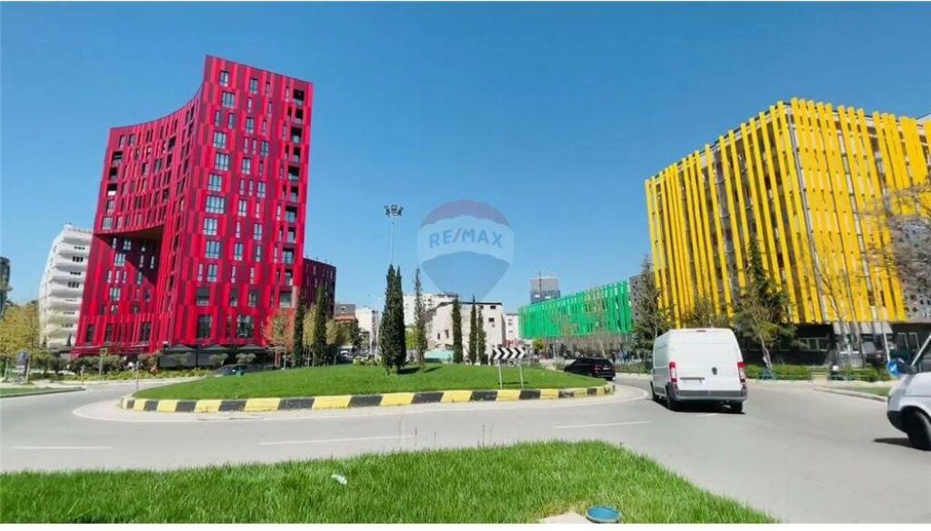 Njesi biznesi fantastik per shitje buze rruge!