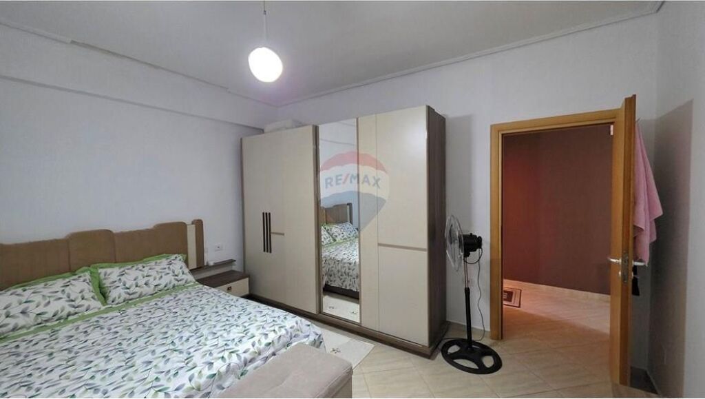 Apartament 1+1 ne shitje , prane Kishes Ortodokse