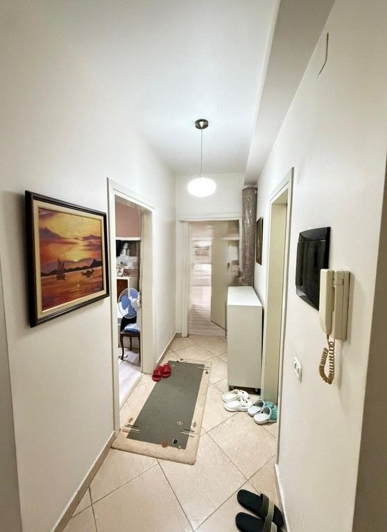 Shitet apartament në Bllok 2+1+2 , pamje &amp; dritë maksimale