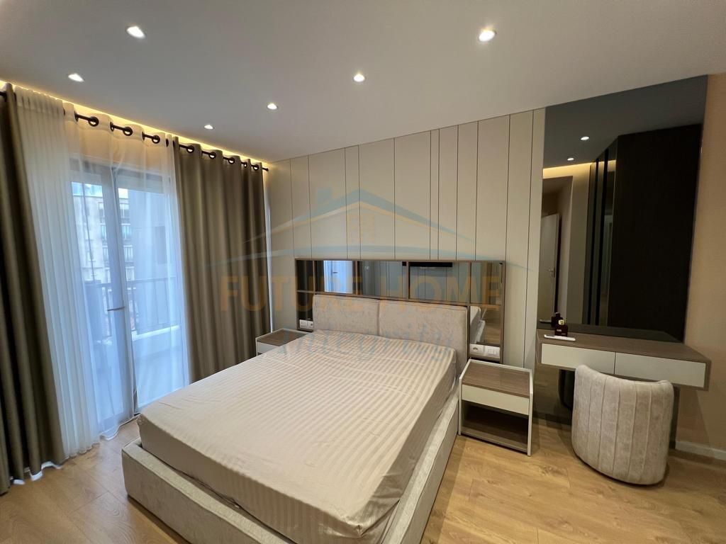 SHITET APARTAMENT 2+1+POST PARKIMI , RRUGA E DURRESIT