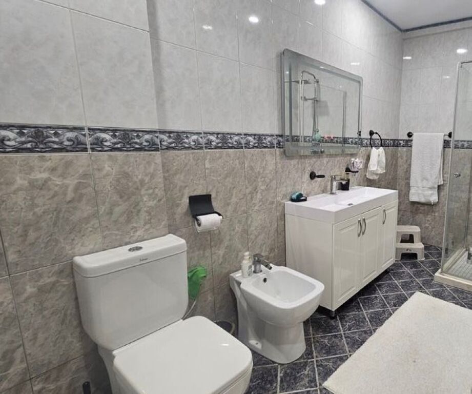 FOR RENT 2+1 APARTMENT AT BARRIKADAVE STREET !!